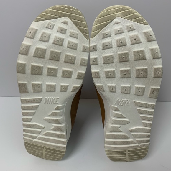 Nike Tan Wedges